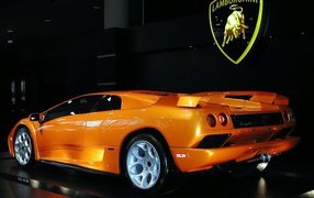 Оранжевый Дьявол Lamborghini Diablo