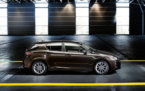 Лексус CT 200h