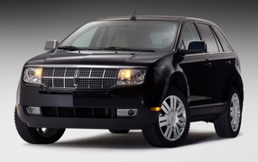 Черный Lincoln 2008 года