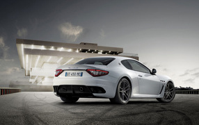 Мазерати Грантуризмо