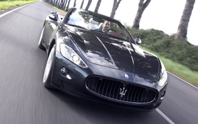 Maserati GranCabrio motion in distance