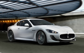 Maserati-GranTurismo 2012