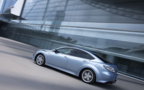 Мазда 6 в большом городе