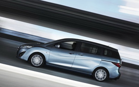 Обновленная Мазда 5