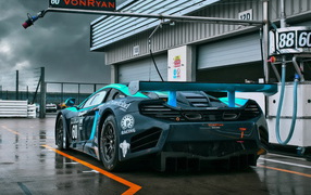 McLaren MP4-12C GT3