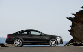 2012-Mercedes-Benz-C-Class