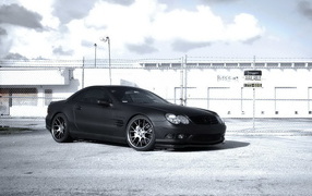 Черный Mercedes Benz SL