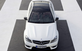 Mercedes-Benz-C-63-AMG-Coupe