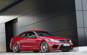 Mercedes-Benz-C-63-AMG-Coupe