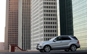 Mercedes-Benz-M-Class 2012