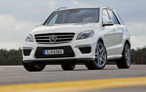 Mercedes-Benz-ML63
