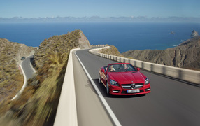 red Mercedes-Benz-SLK
