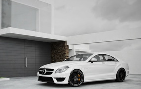 Mercedes-Benz CLS-63-AMG