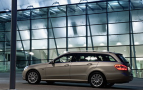 Мерседес Бенц E250