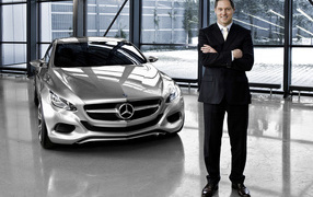 Mercedes Benz F800 Style Concept в автосалоне