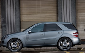 Мередес Бенц МЛ 500 Ураниум