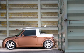 Parotech Pioneer Mini среди контейнеров