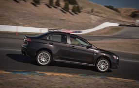 Mitsubishi-Lancer-Evolution