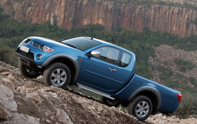 пикап Митцубиси L200