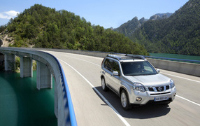 Ниссан X-Trail 2011