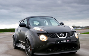 Nissan-Juke-R
