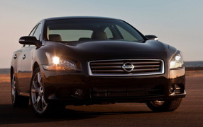 Nissan-Maxima
