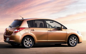 Ниссан Тиида