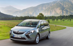 Opel-Zafira Tourer