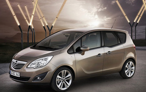 Опель Мерива на рассвете