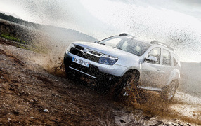 Dacia Duster having rushed into a dirt