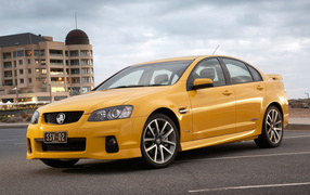 Холден Коммодор 2011