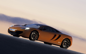 McLaren-MP4-12C