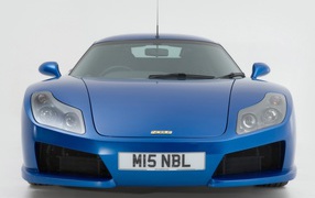 Передний вид автомобиля Noble 2006 года