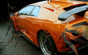 Оранжевый спортивный автомобиль