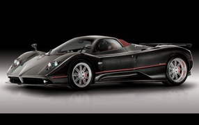 Итальянская ракета Pagani Roadster