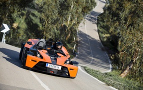 Гоночный автомобиль