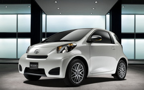 Scion iQ