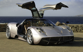 Pagani-Huayra 2012