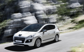 Новый Пежо 3008 Гибрид