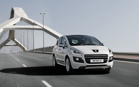 Пежо 3008 Гибрид 2012