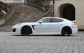 Порше Панамера 2011