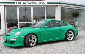 Зеленый Porsche Kompressor