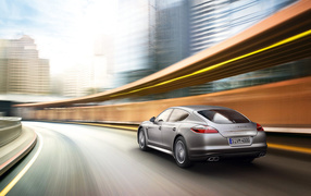 Порше Панамера