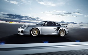 Спорткар Porsche 911 2011 года