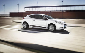 Renault-Megane Coupe GT Line