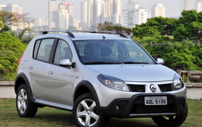 Рено Сандеро