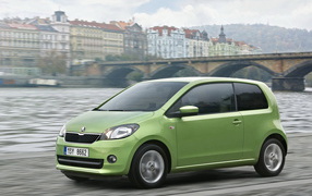 Skoda-Citigo на набережной
