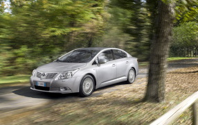 Тойота Авенсис