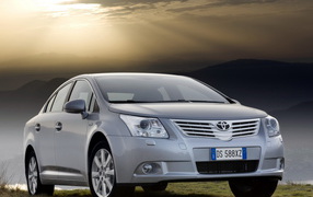 Toyota Avensis на возвышенности