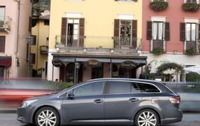 Тойота Авенсис Универсал